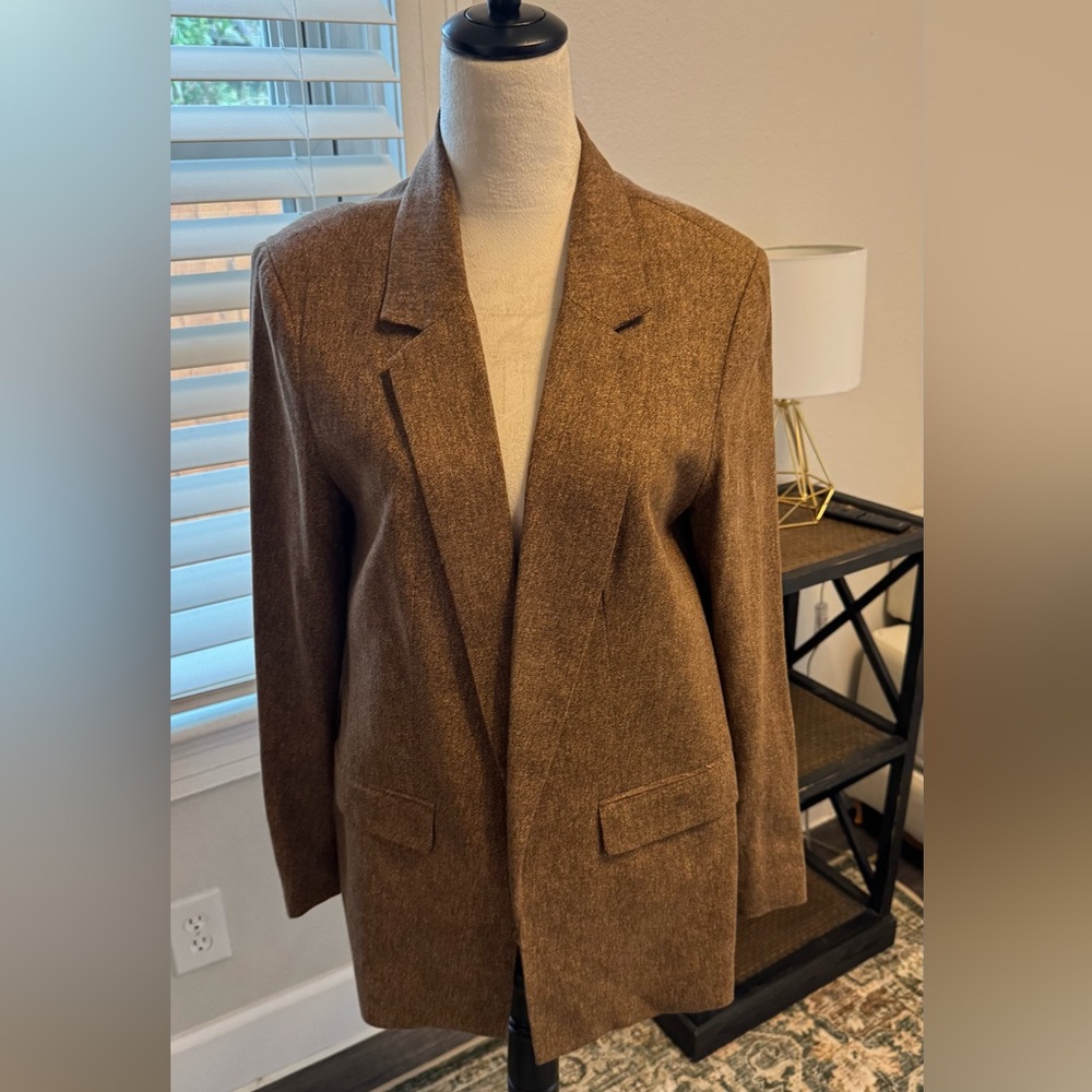 BCBG Lightweight lines jacket.